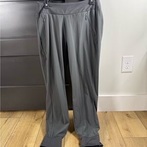 Athleta Gray Joggers Pockets Athleisure Size 8 Women’s
